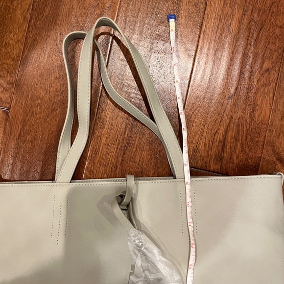 Large light gray tote bag in a bag. NWT - Picture 9 of 9
